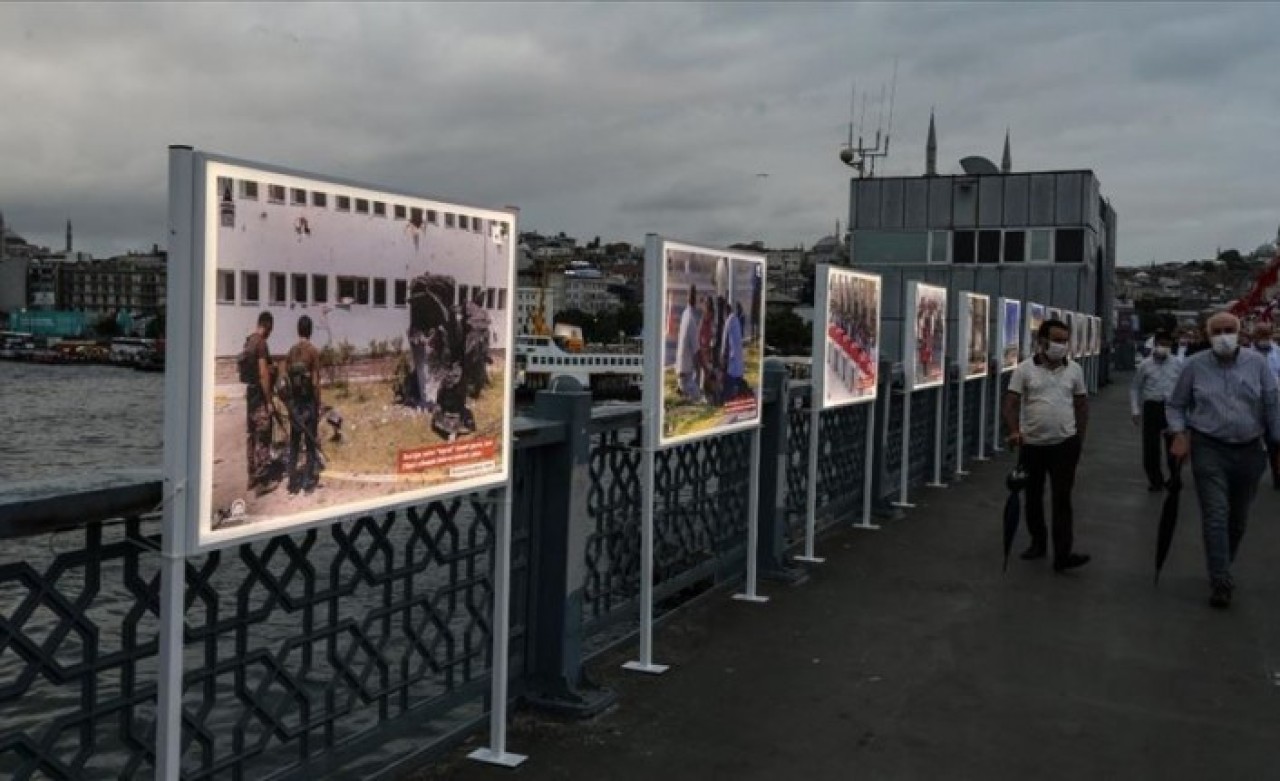 Galata Köprüsü'nde '15 Temmuz İstiklal Sergisi' açıldı