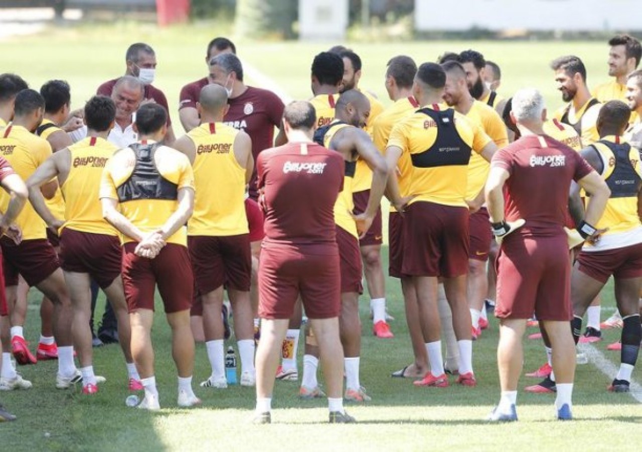Galatasaray'a ağlayarak veda etti: Florya'da son idmanına çıktı