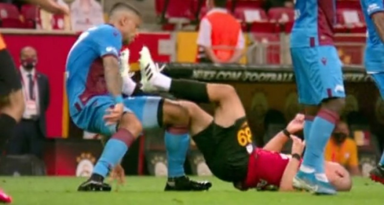 Galatasaray'a Trabzonspor maçında darbe üstüne darbe