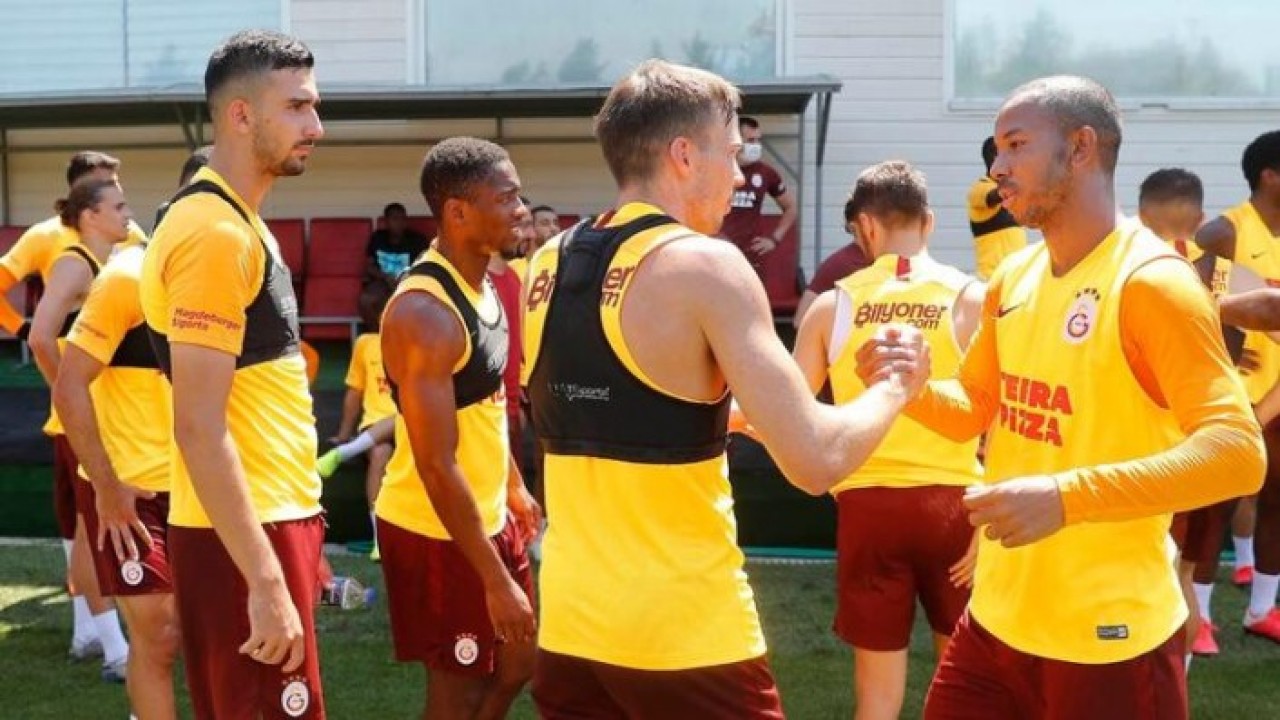 Galatasaray'da ayrılık: Arkadaşlarıyla vedalaştı