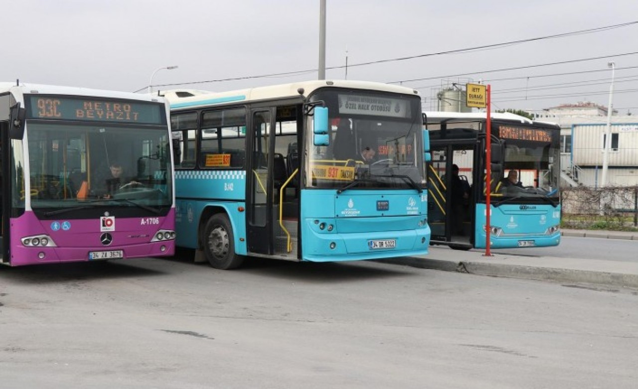 İmamoğlu,  seçim vaadini hayata geçirdi: Annelere toplu ulaşımda müjde!