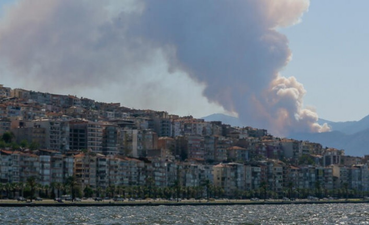 İzmir'de korkutan yangını: Takviye istendi
