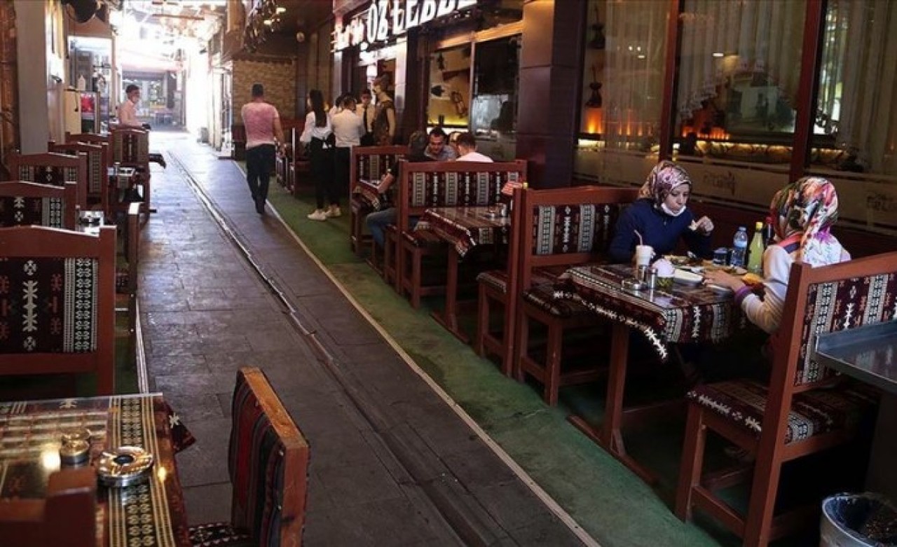 Kafe ve restoranların çalışma saati değişti