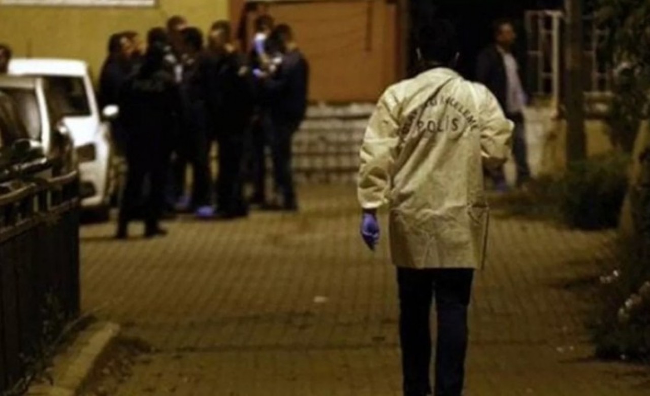 Karısının boğazını falçatayla kesen Özgür Yılmaz Ecim'in üvey kızıyla ilişkisi olduğu iddia edildi