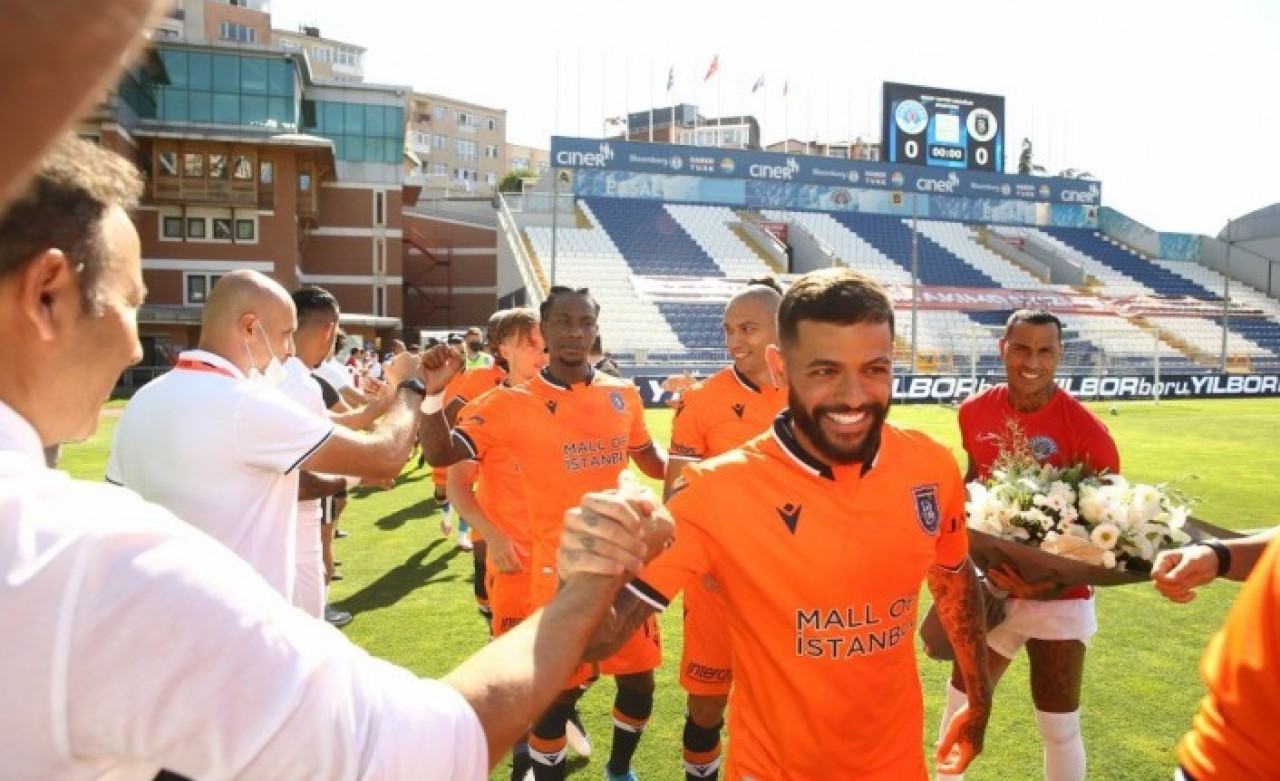 Kasımpaşa Başakşehir'i alkışla karşıladı,  3 golle uğurladı