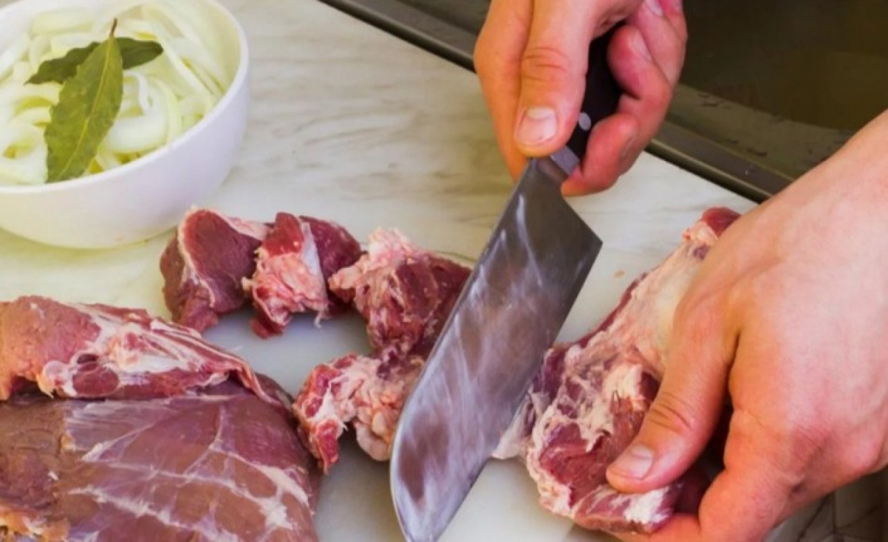 Koronavirüs etin üzerinde yaşayabilir mi? Uzman isimden önemli uyarı