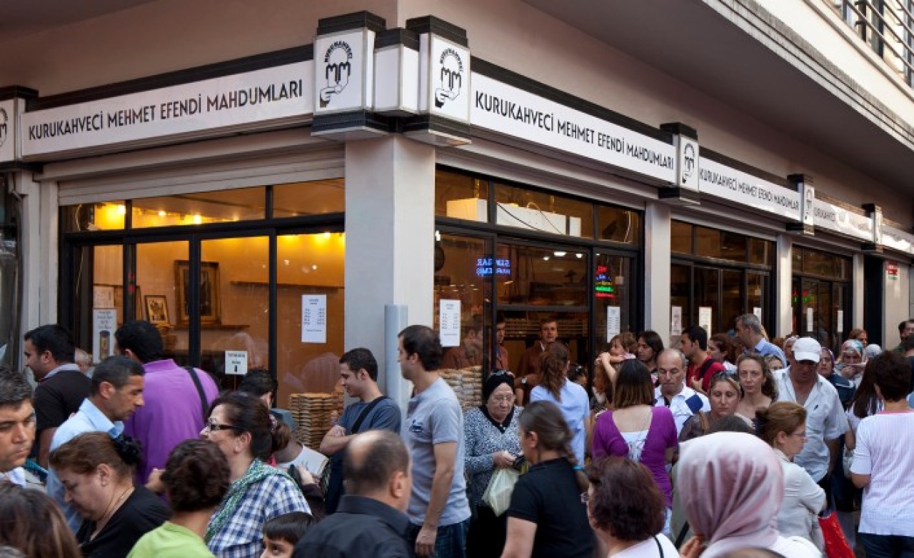 Kurukahveci Mehmet Efendi’nin 15 Temmuz’un yıl dönümünde yayınladığı ilan büyük beğeni topladı