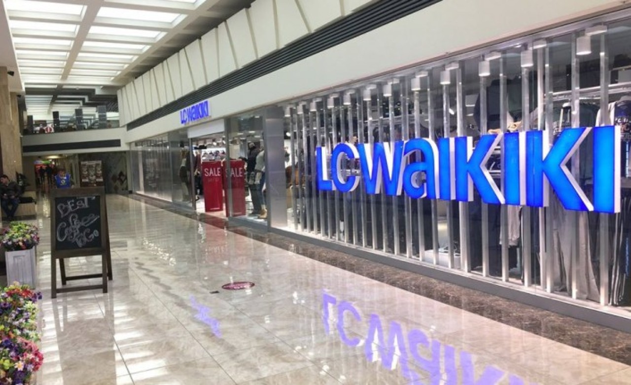 LC Waikiki,  ürünlerde LGBT sembollerinin kullanılmamasını istedi 