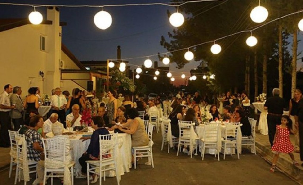 O ilde sokak düğünü yasaklandı