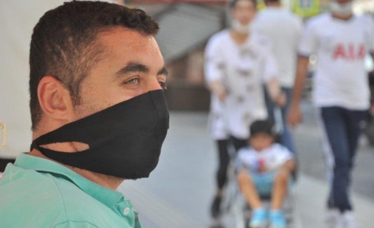 O ilimizde siyah maske takmaya yasak geldi!