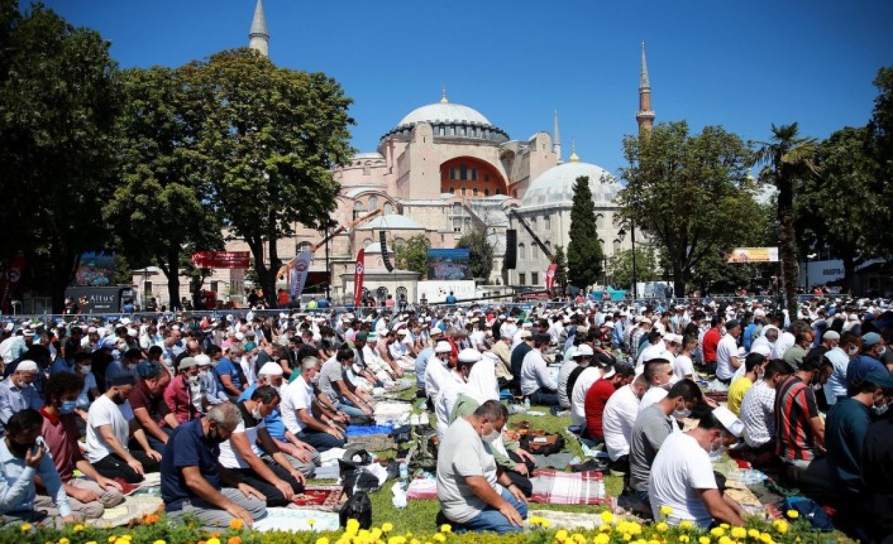 Rusya'dan Ayasofya ile ilgili flaş açıklama: Türkiye taahhütler verdi