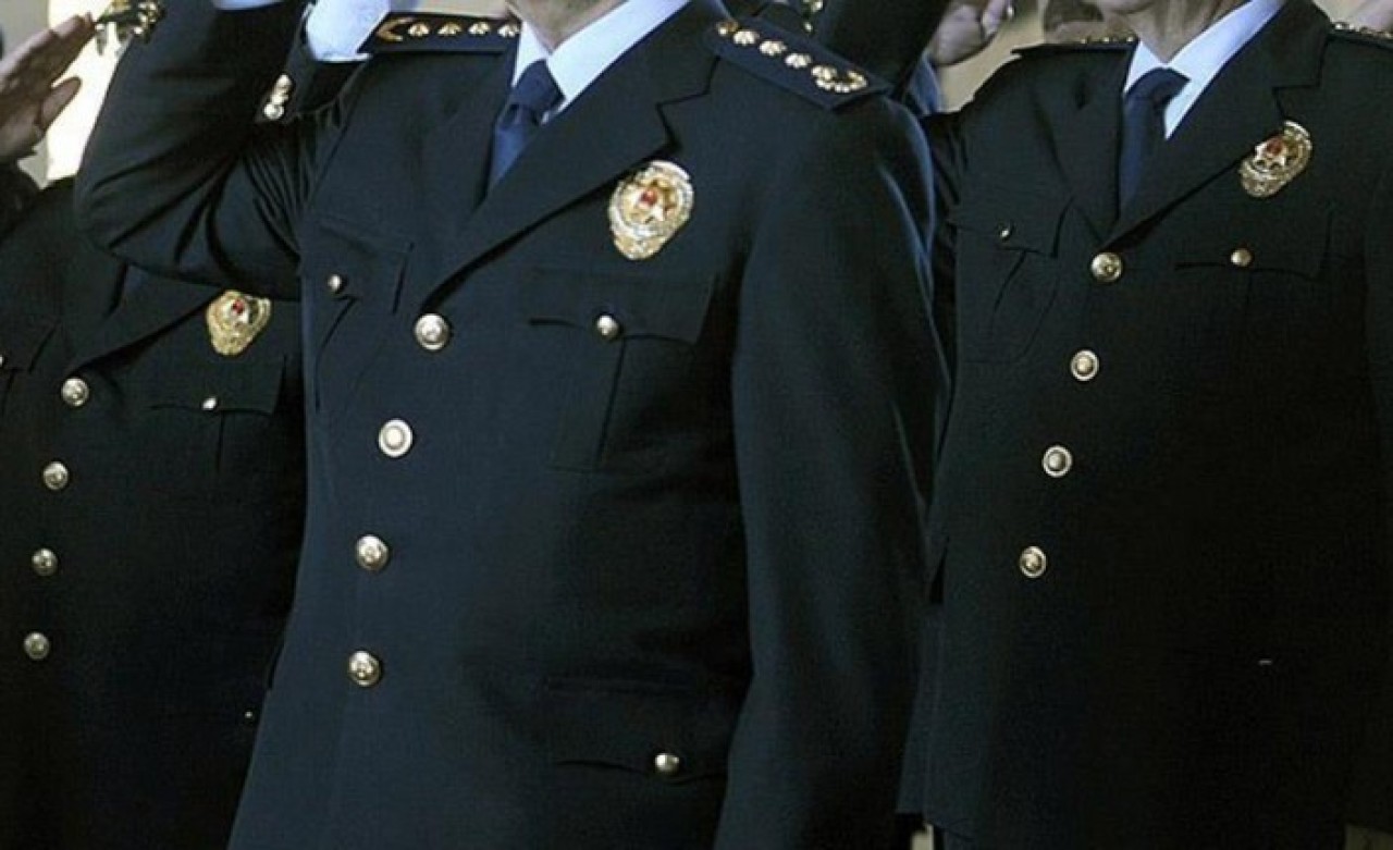 Sahte başkomiser 27 cumhuriyet altını,  2 bilezik ve 4 bin TL ile yakalandı