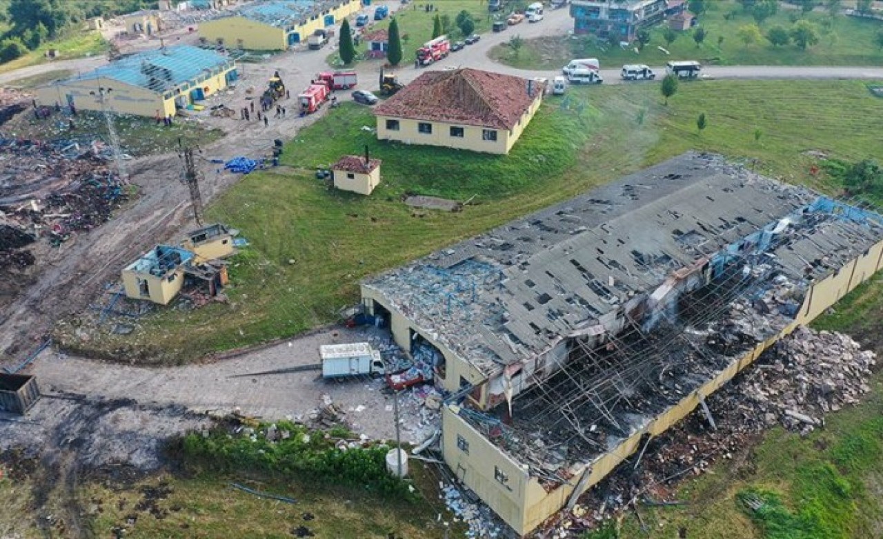 Sakarya Valisi'nden patlayan havai fişek fabrikası açıklaması: Eksiklik yok!