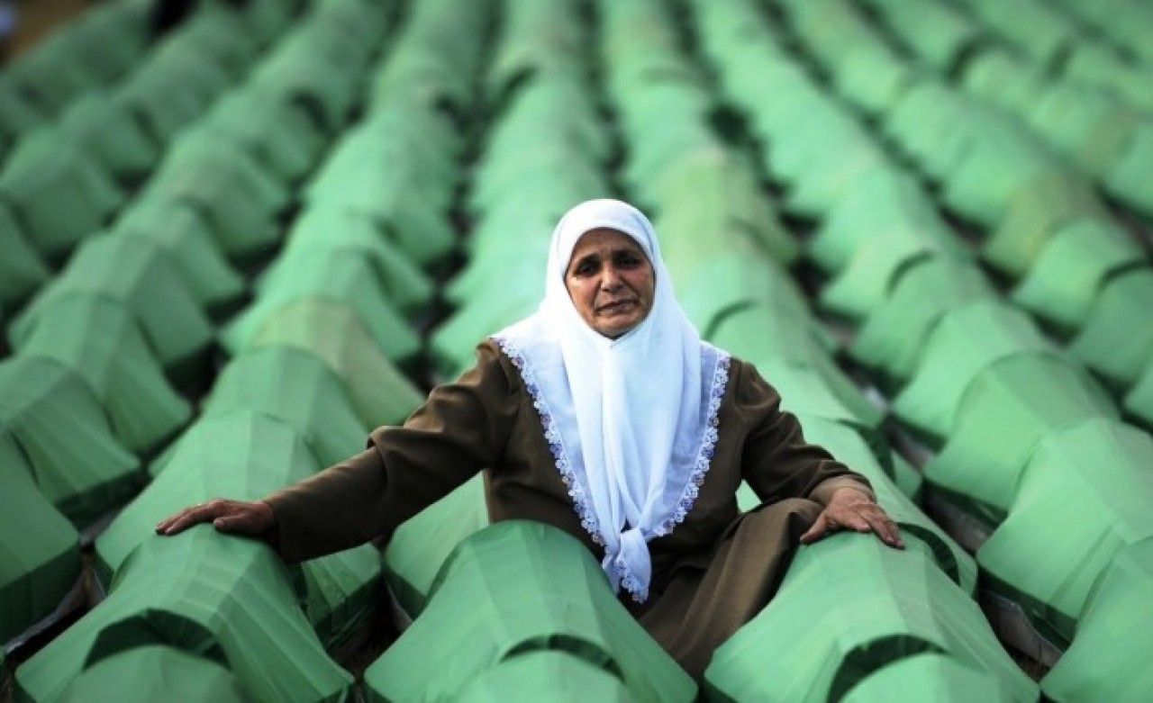 Srebrenitsa kurbanları dualarla uğurlandı: Katliamı unutmayacağız!