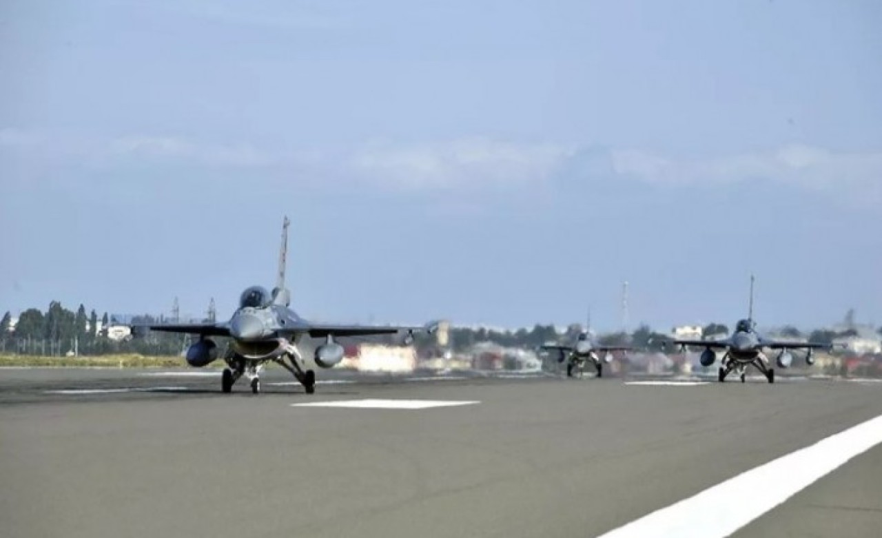 Türk F-16'ları peş peşe havalandı!