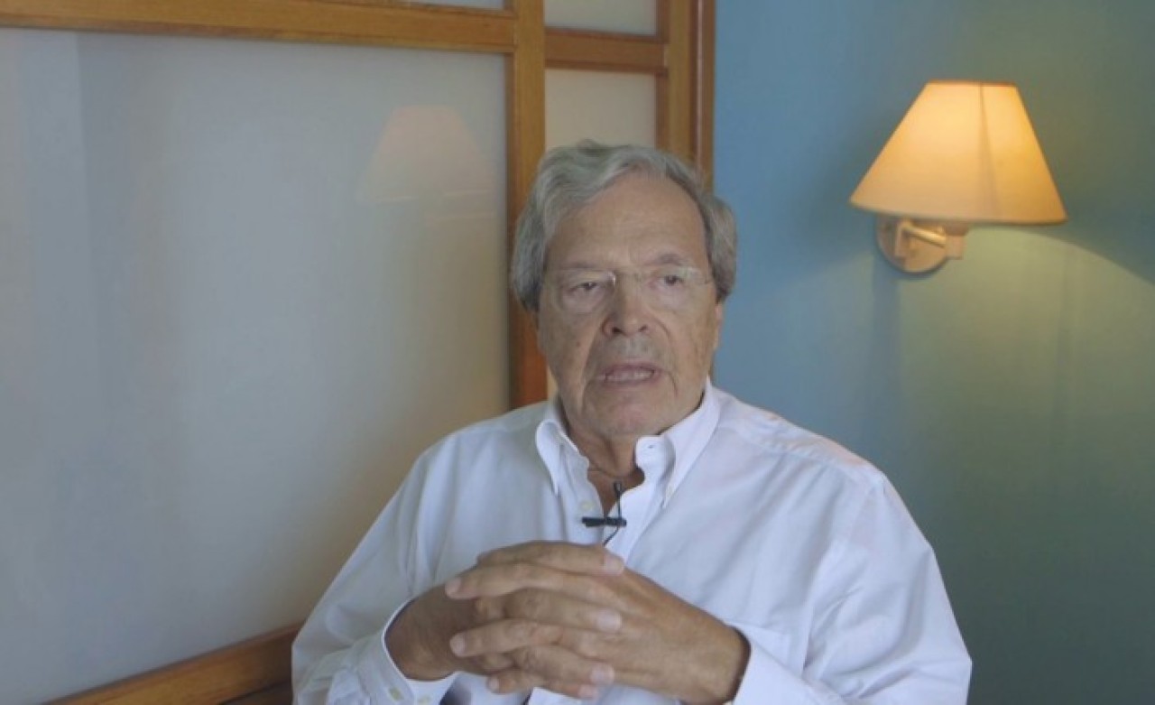 Türkiye'ye hak veren Yunan profesör ihraç edildi