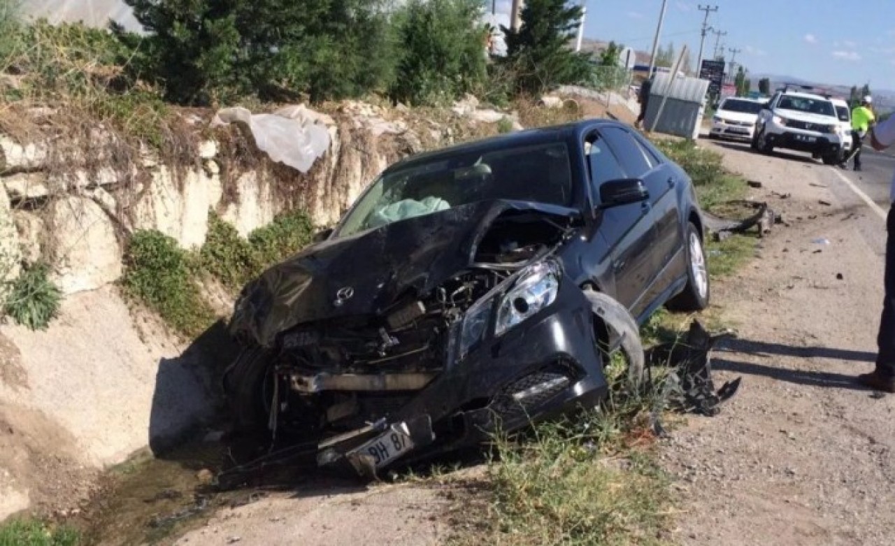 Vali Erol Karaömeroğlu trafik kazası geçirdi