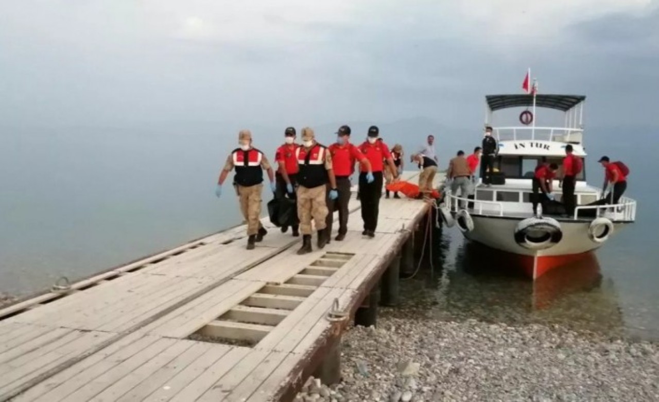 Van Gölü'nde 1 kişinin daha cansız bedenine ulaşıldı