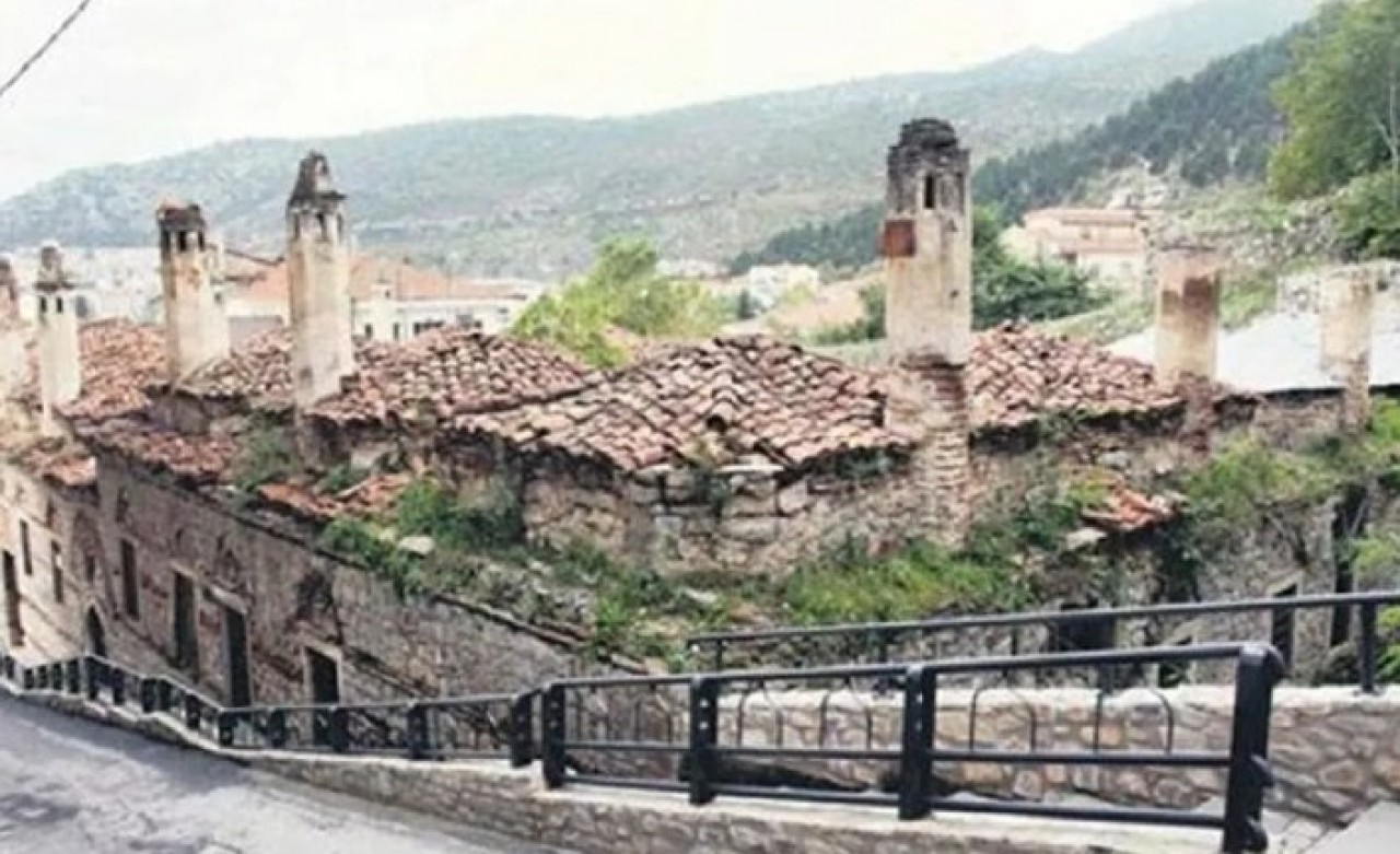 Yunanistan'da tarihi Kurşunlu Camisi’ne saldırı!