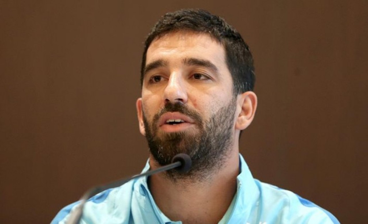 Arda Turan yeniden Galatasaray'da!
