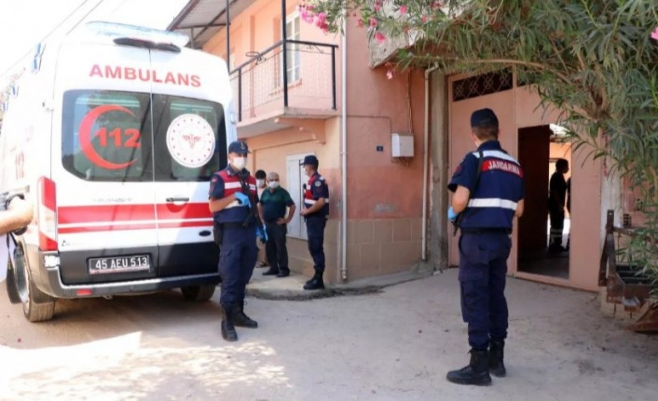 Av tüfeğiyle önce eşini sonra kendisini vurdu