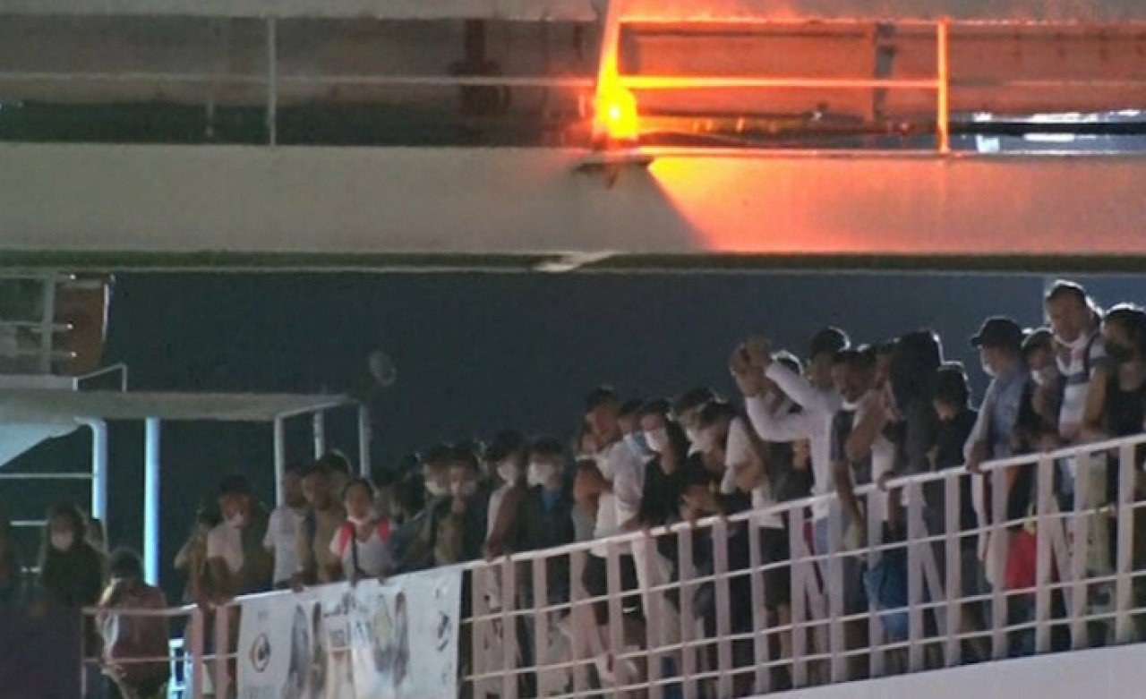 Avşa-İstanbul seferini yapan feribot arızalandı: Yolcular denizin ortasında mahsur kaldı