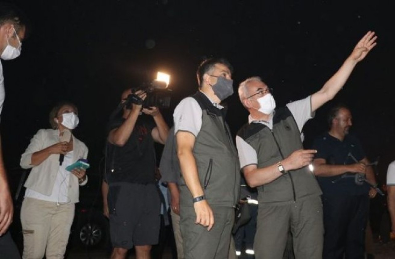 Bakan açıkladı: Çeşme'deki yangın kontrol altına alındı