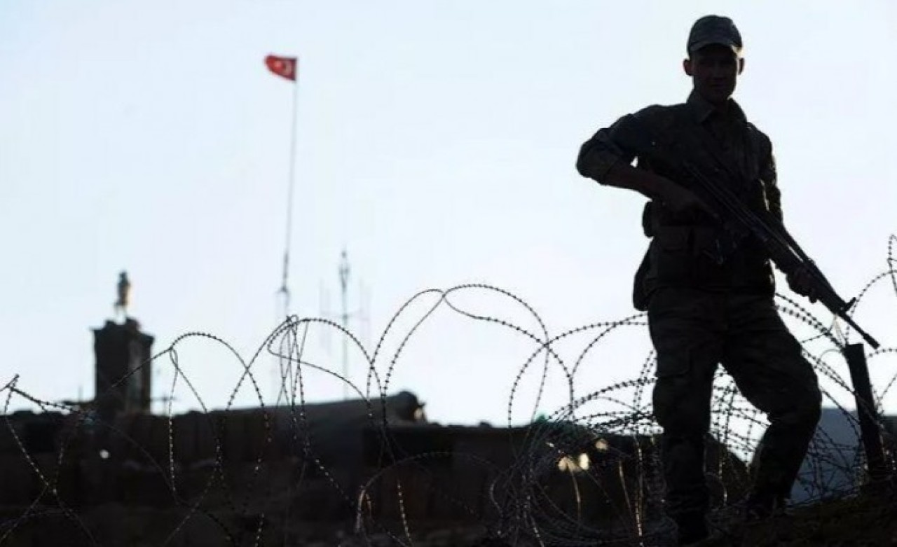 Cizre'de iki terörist teslim oldu