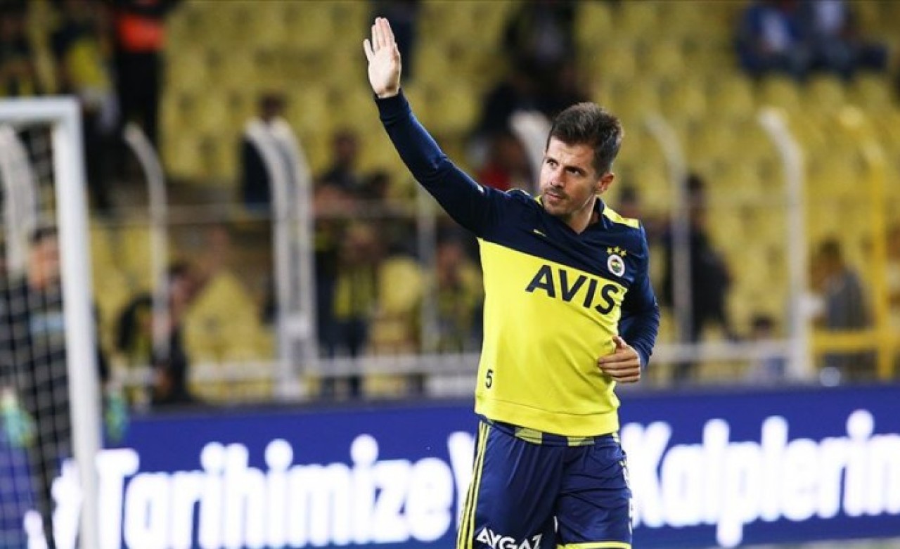 Emre Belözoğlu futbol kariyerini noktaladı