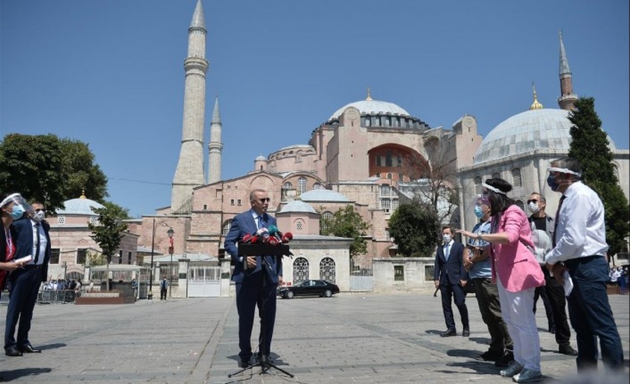 Erdoğan'dan flaş açıklamalar: Yetişemedikleri üzüme koruk diyorlar!