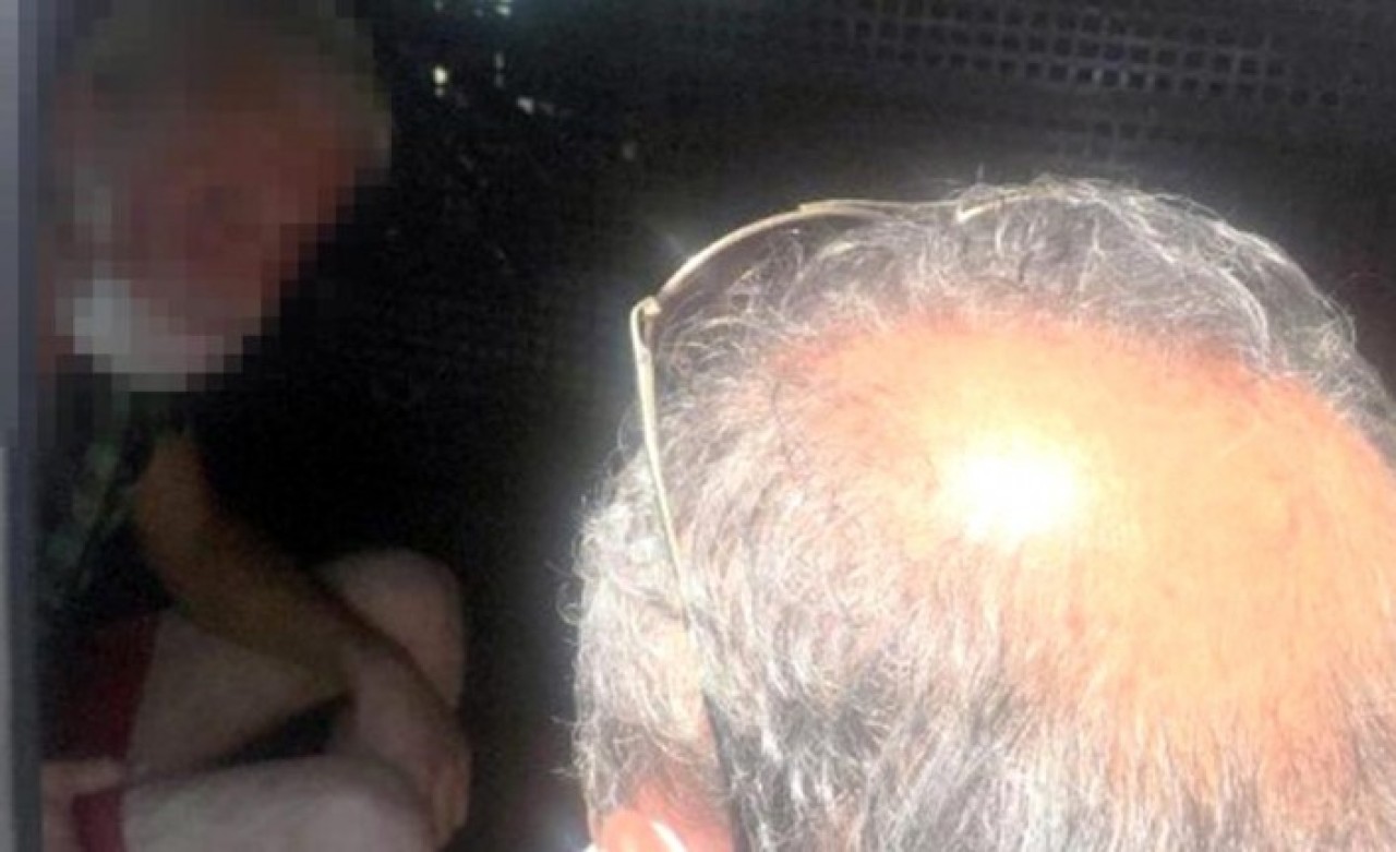 Esnaf,  55 yaşındaki adamın erkek çocuğu istismar ettiğini görünce işi polise bırakmadı