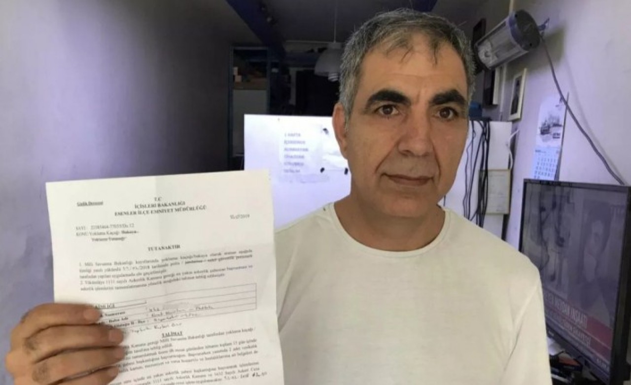 Eşref Demirhan'ın iki nüfus kaydı var! Birinde ölü diğerinde diri