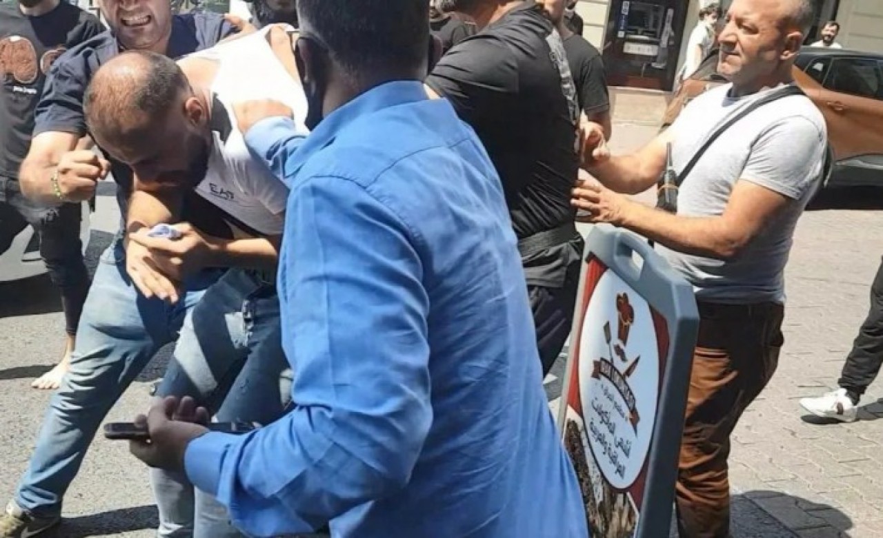 Fatih'te arkadaşının eşini otele çağırma iddiasına meydan dayağı