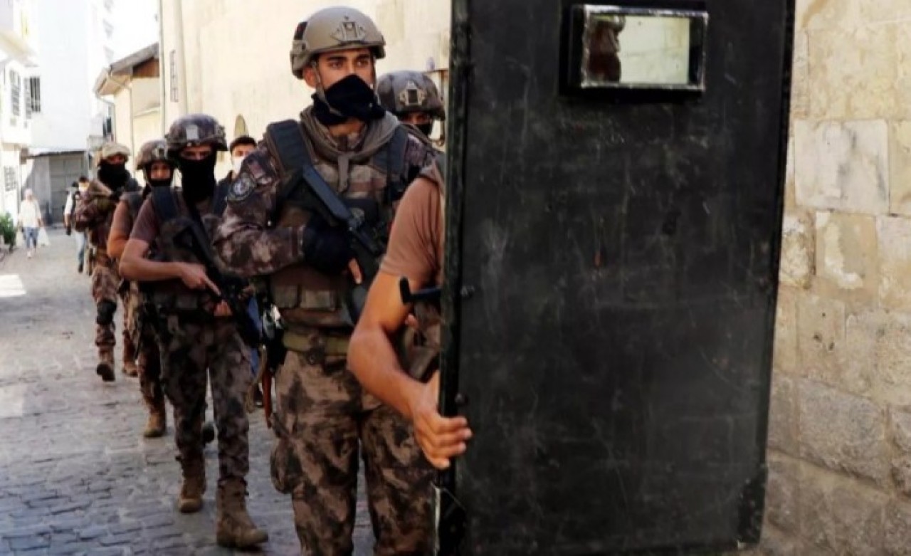 Gaziantep'te 980 polisle 6 mahalleye operasyon