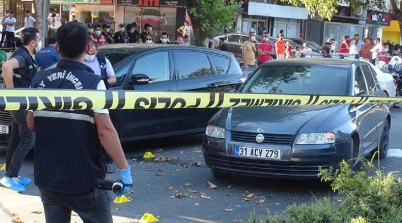 Hatay'da dehşet: Polis memuru 2 kişiyi vurdu,  Mustafa Şahin öldü