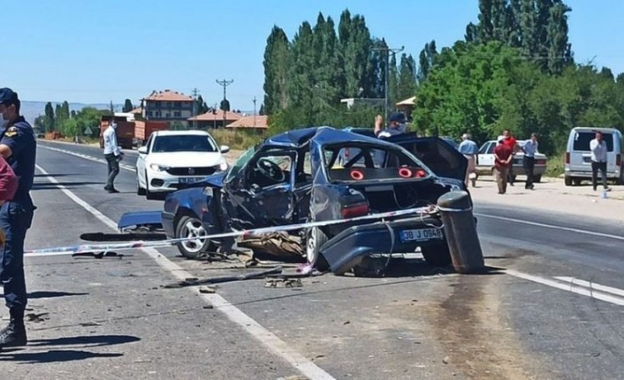 Kayseri'de feci kaza: Melek Karabulut ve Akif Karabulut öldü