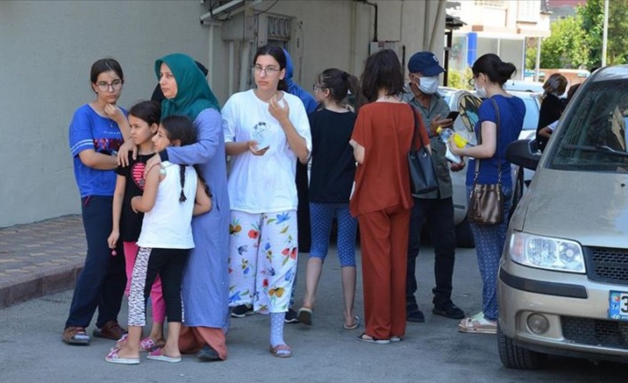 Malatya'da 5.2 büyüklüğünde deprem: Çevre illerden hissedildi