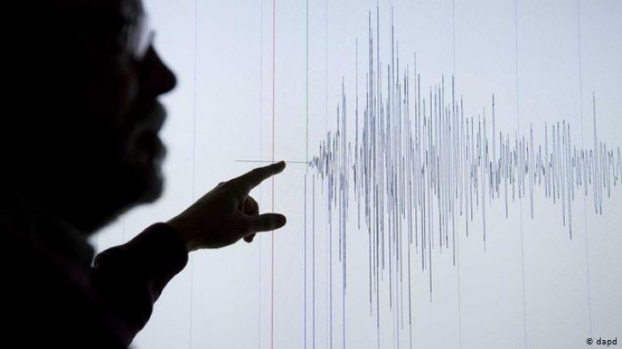 Malatya'da korkutan deprem: Evlere girmeyin!