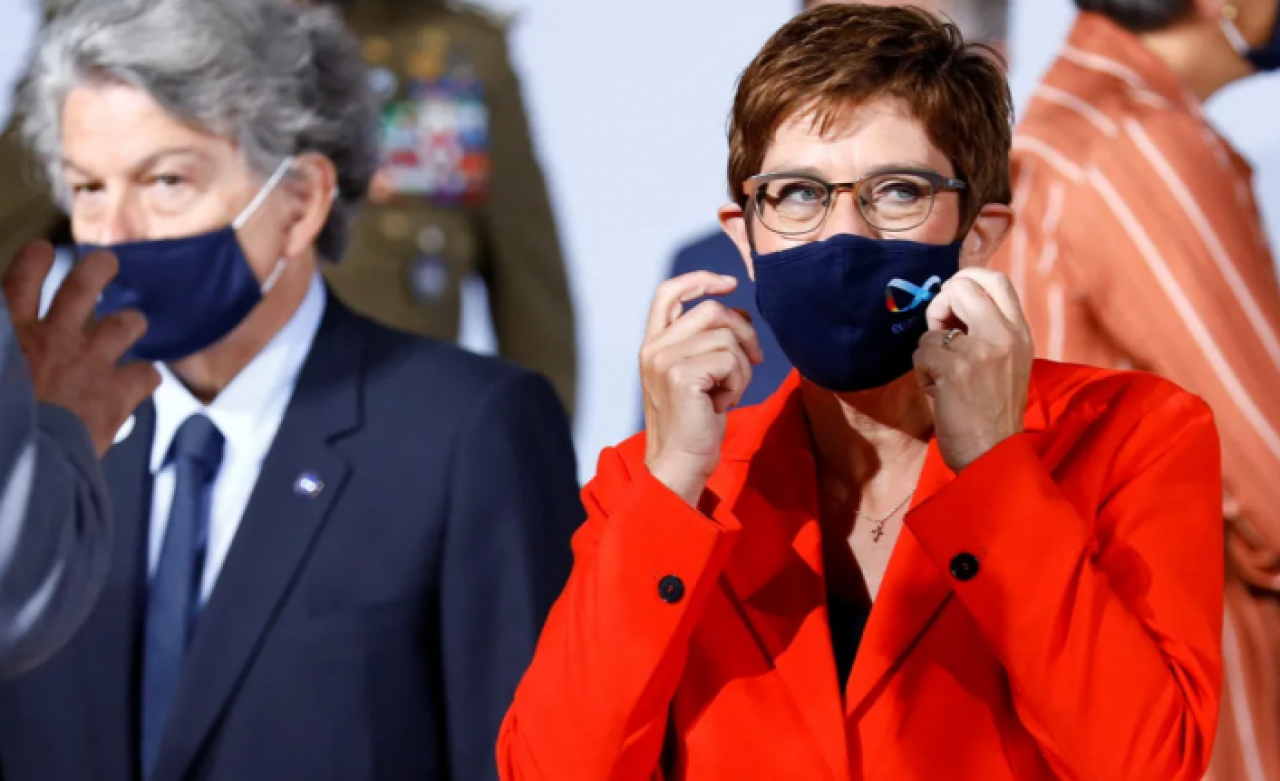 Mikrofon açık kalınca Alman bakanın Türkiye sözleri ifşa oldu!