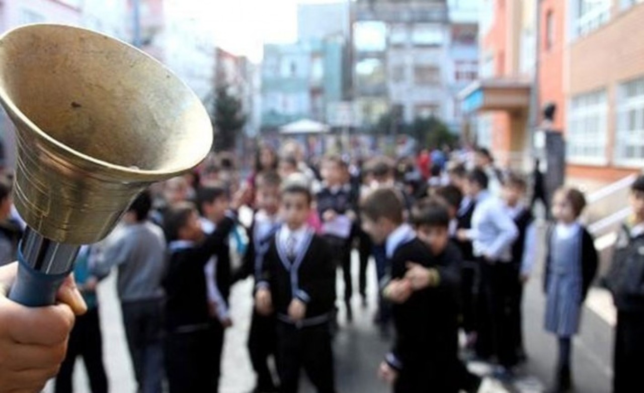 Okul dönemi yaklaşırken korkutan uyarı: Çocuklar daha fazla virüs taşıyor