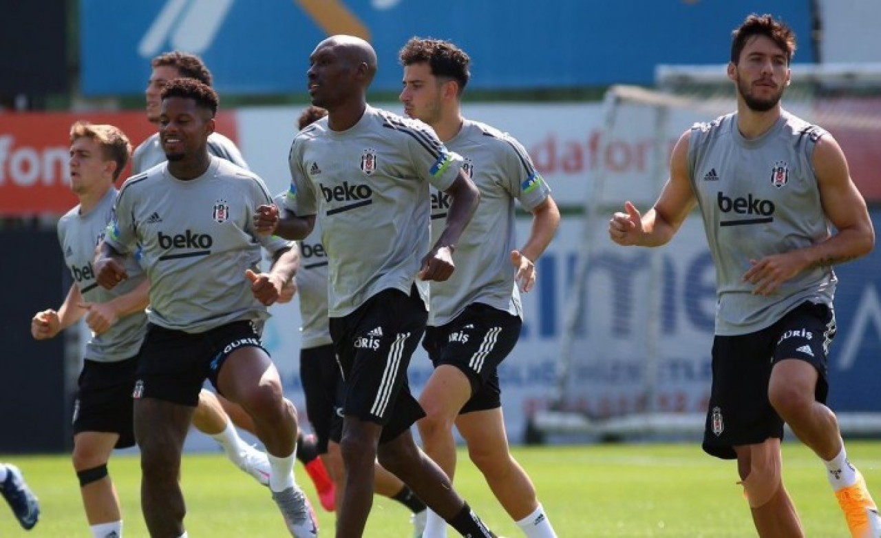 PAOK'tan Beşiktaş'a Türkçe mesaj