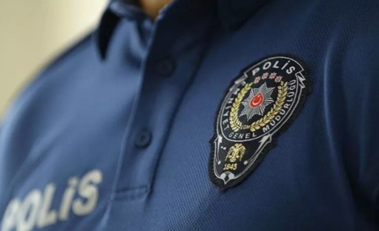 'Polisim' diye tanışarak arkadaşı olduğu kadını 11 bin lira dolandırdı