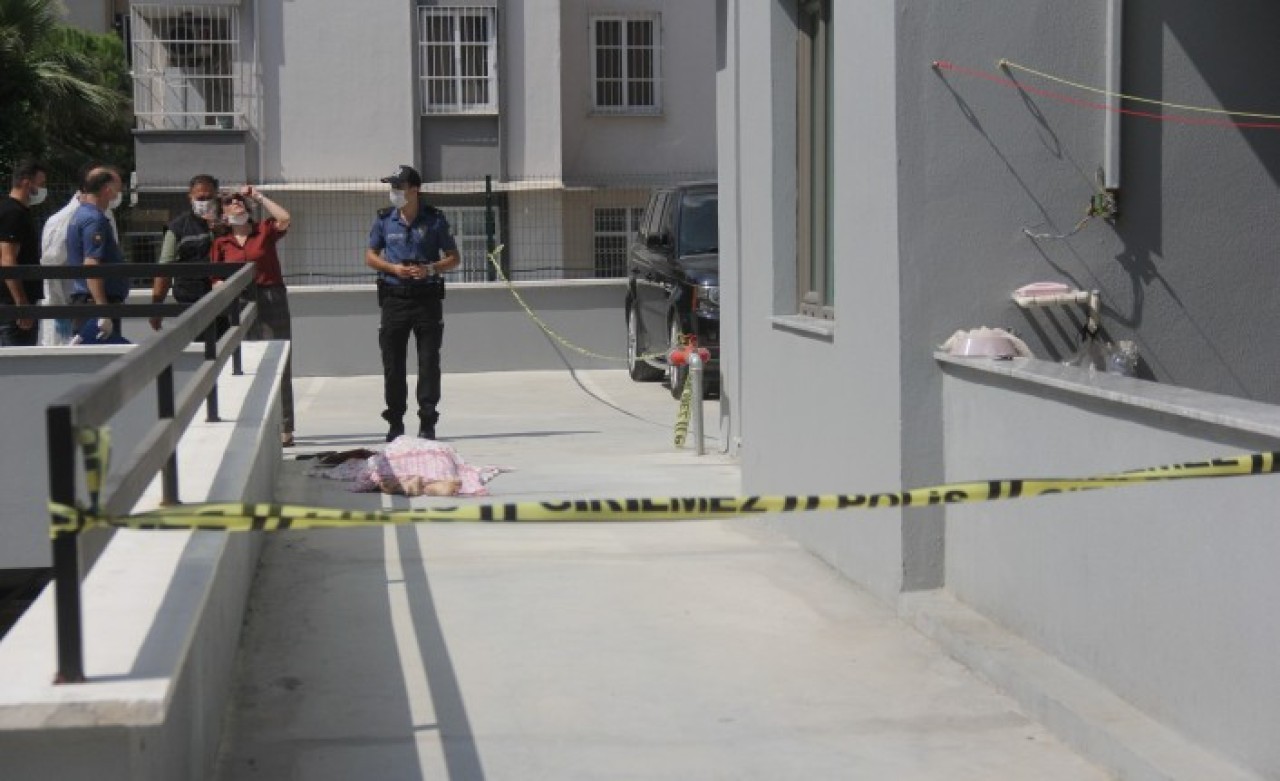 Rezidansın 13. katından düştü: Harun Kütük öldü