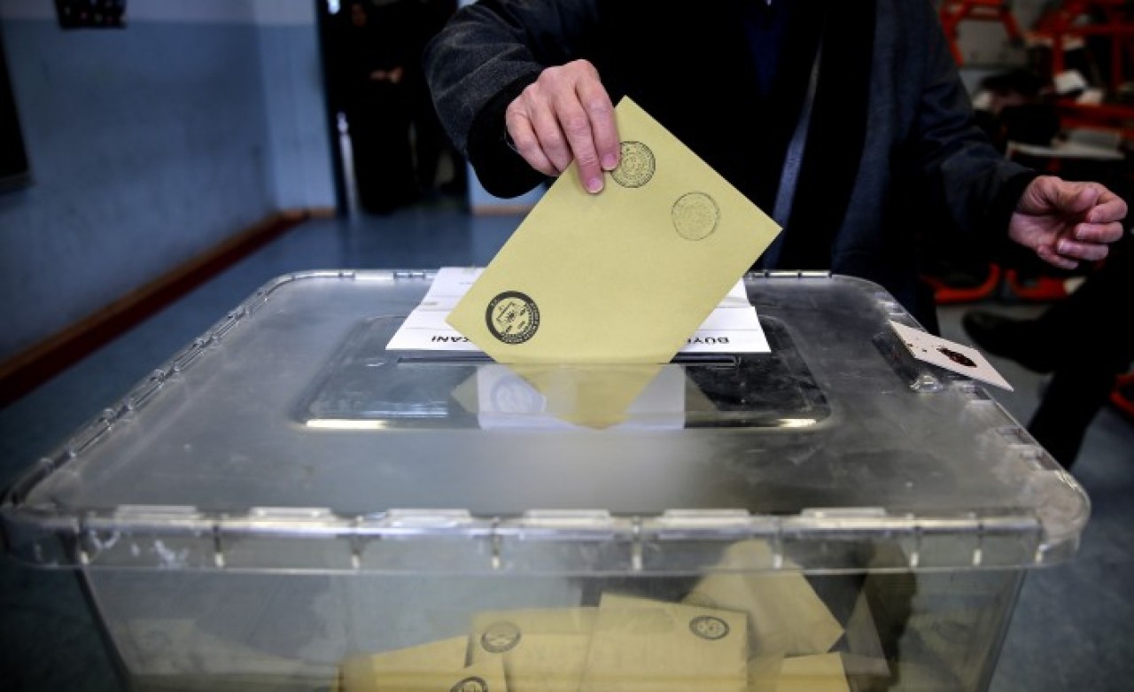 Son seçim anketinden çarpıcı sonuçlar: Hangi parti öne çıktı?