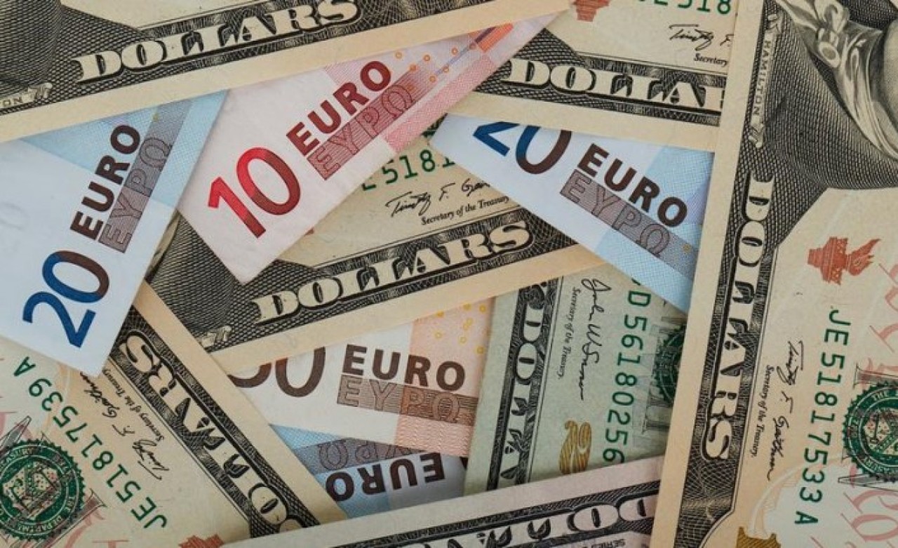 Tarihi zirvesini aşan dolar ve Euro'da son durum!