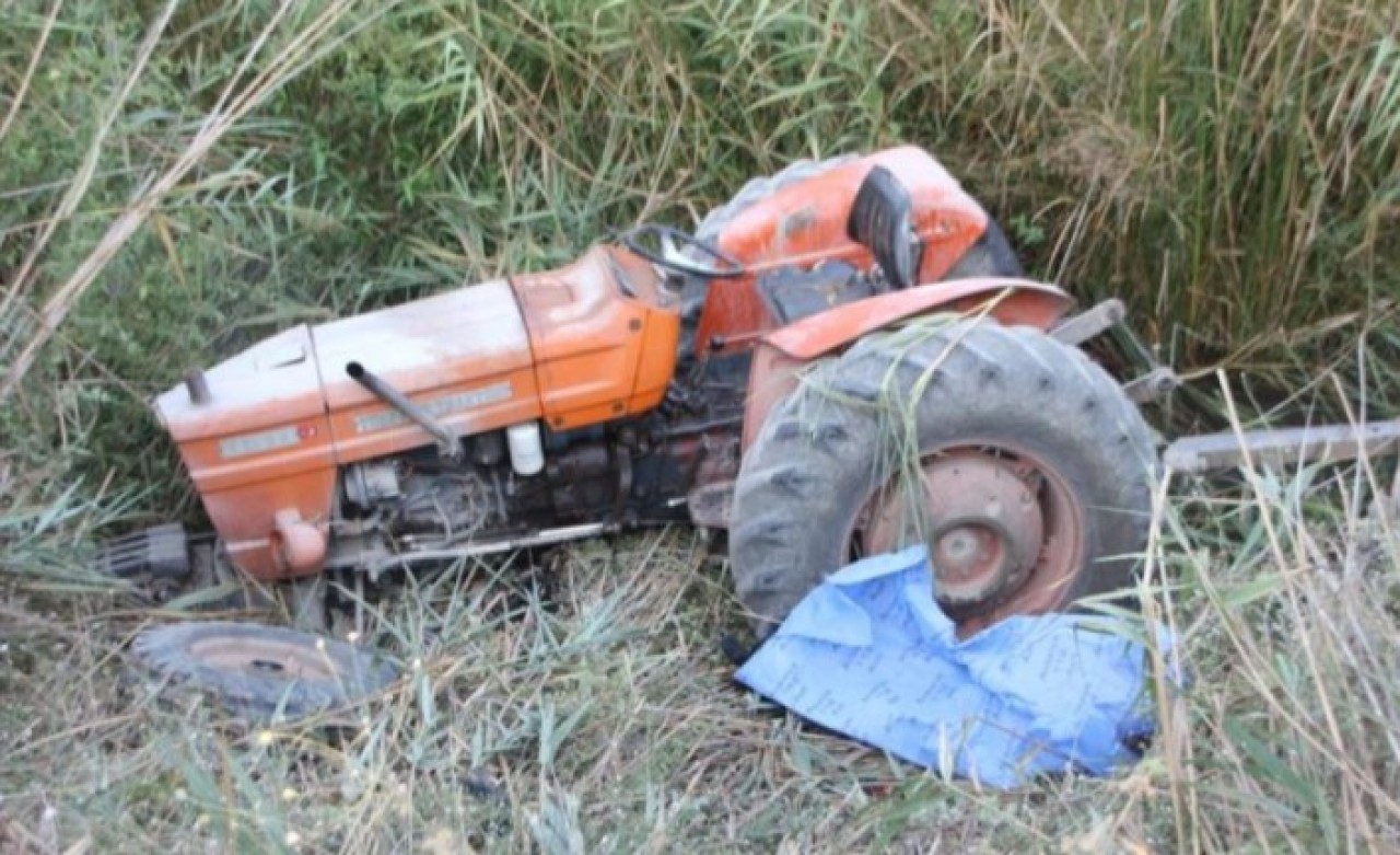Traktörün altında kalan İsmail Uysal hayatını kaybetti