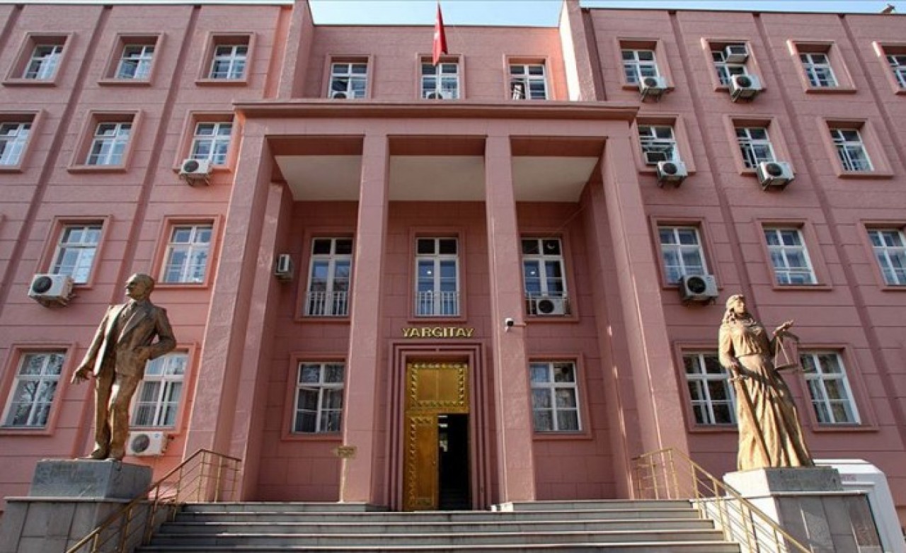 Yargıtay'dan emsal karar! Evlilik sonrası tazminatsız kovuldu