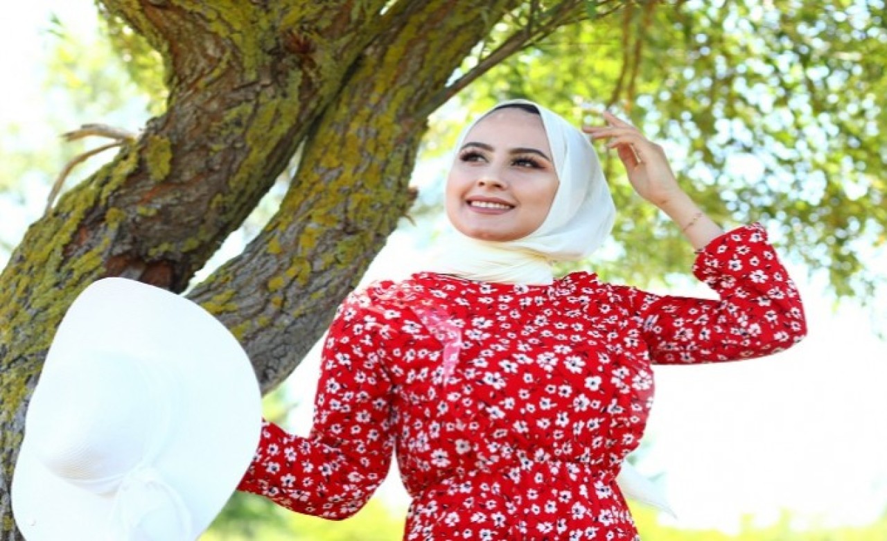 Yeni sezonda tesettür elbise ve abiye modelleri