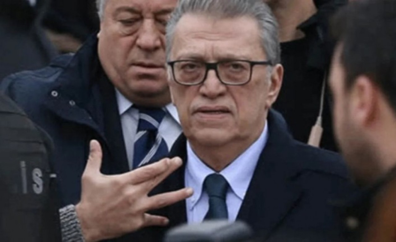 Ahmet Çakar: "Eski Başbakan Mesut Yılmaz vefat etti"