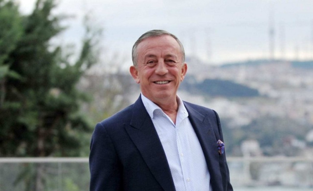 Ali Ağaoğlu içinde şato bulunan adasını satışa çıkardı: Fiyatı dudak uçuklattı!